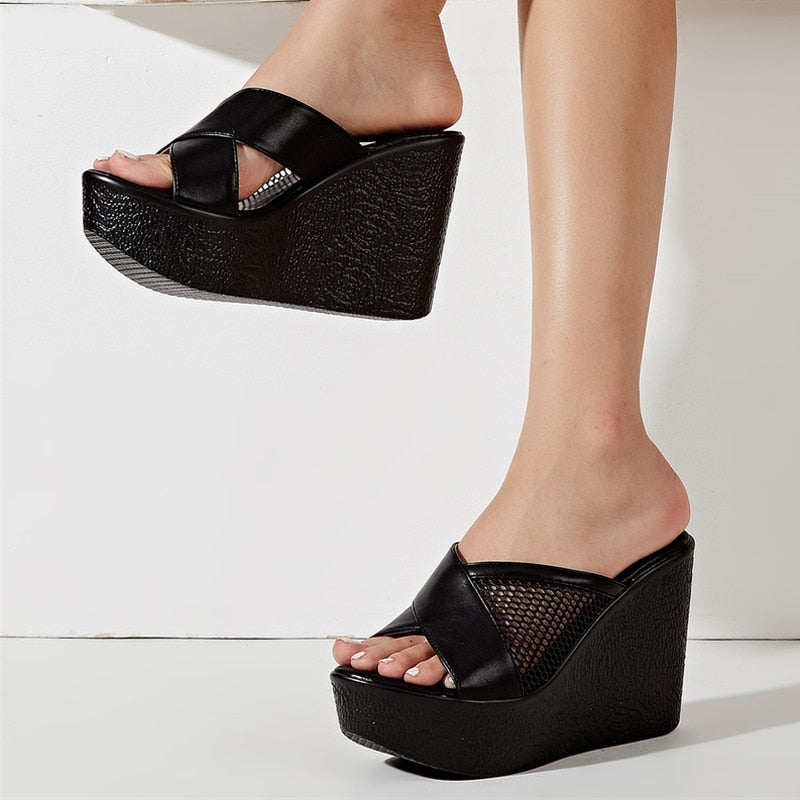 Mesh Cut Out Wedges